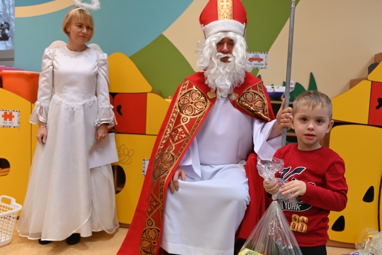 Św. Mikołaj w przedszkolu sióstr prezentek