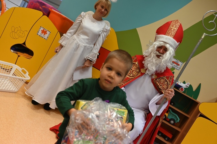 Św. Mikołaj w przedszkolu sióstr prezentek