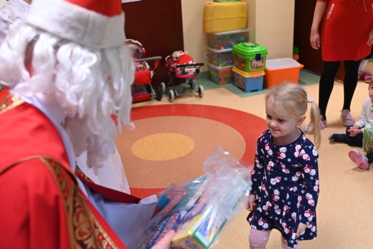 Św. Mikołaj w przedszkolu sióstr prezentek