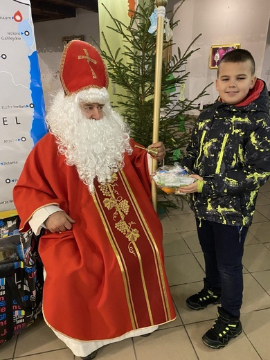 Święty Mikołaj w różnych miejscach diecezji
