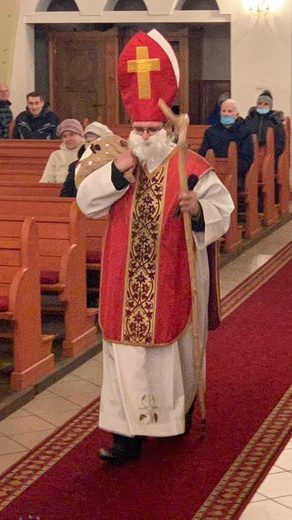 Święty Mikołaj w różnych miejscach diecezji