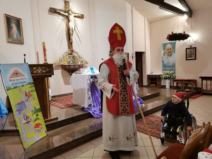 Święty Mikołaj w różnych miejscach diecezji