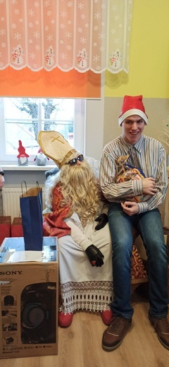 Święty Mikołaj w różnych miejscach diecezji