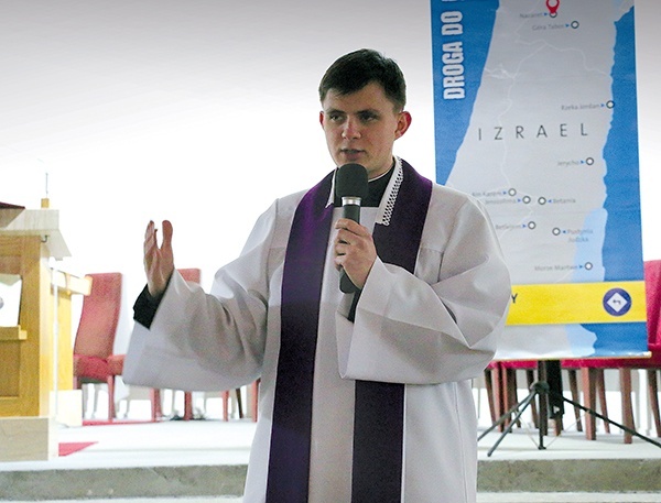 Prowadzący ks. Dominik Truchan SDS.