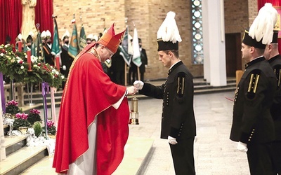 Podczas Eucharystii górnicy prosili św. Barbarę, swoją patronkę, by nad nimi czuwała.