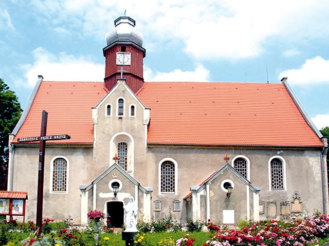 Jedyna w diecezji parafia pw. Macierzyństwa Najświętszej Maryi Panny mieści się na terenie dekanatu Lubań.