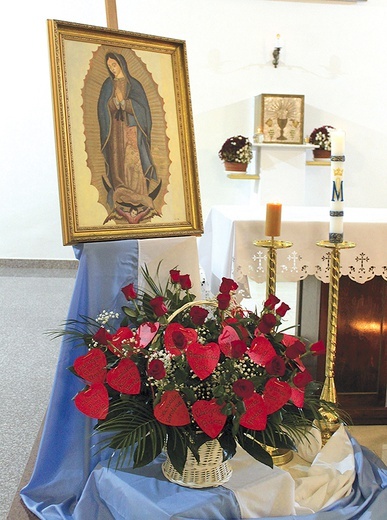 Obraz Matki Bożej z Guadalupe wystawiany jest w parafii  pw. św. Joachima i Anny w Legnicy. 