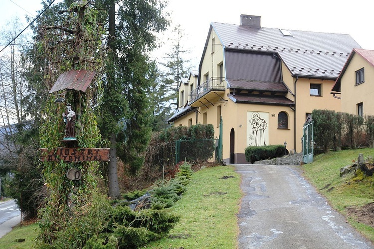 Bagno i DA przy Katedrze u sióstr antoninek w Korbielowie