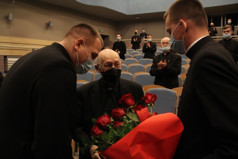 Tarnów. Konferencja "Człowiek istotą duchową"