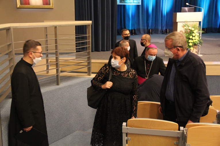 Tarnów. Konferencja "Człowiek istotą duchową"