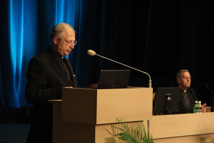 Tarnów. Konferencja "Człowiek istotą duchową"