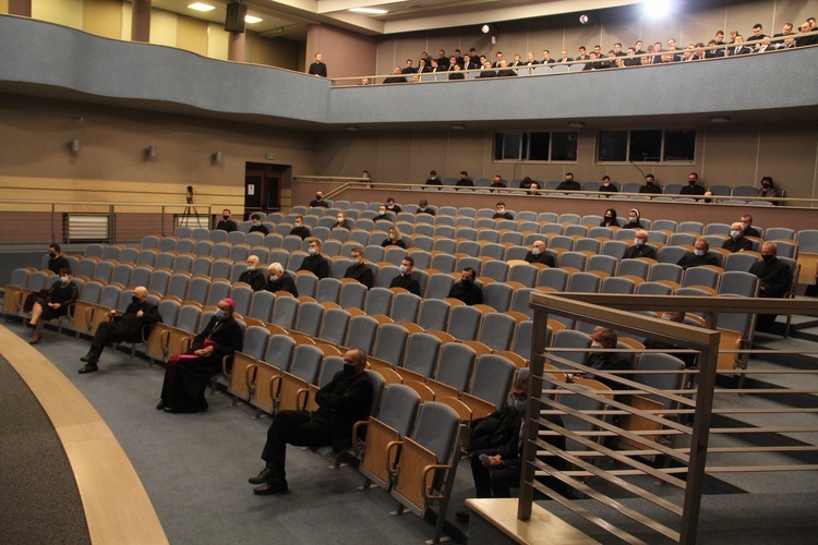 Tarnów. Konferencja "Człowiek istotą duchową"