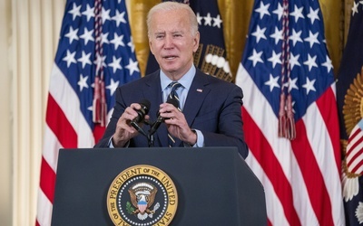 Biden ostrzegł Putina, że odpowie sankcjami na eskalację na Ukrainie