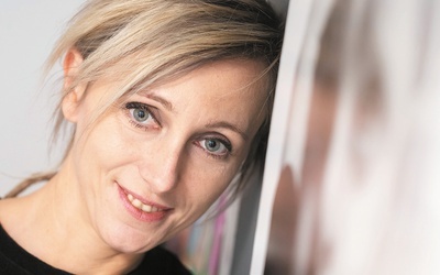 Angelika Socha w Fundacji Cała Naprzód pomaga osobom takim jak ona, które na początku choroby są zagubione,  nie wiedzą, co robić,  załamują się.