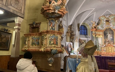 W Domaszkowie biskup poświęcił odnowioną ambonę.