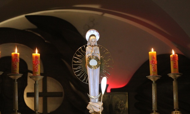 Niech Maryja oświeca was w mówieniu "tak" łasce Pana