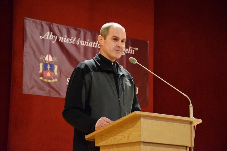 Obrady trzeciej sesji plenarnej Synodu