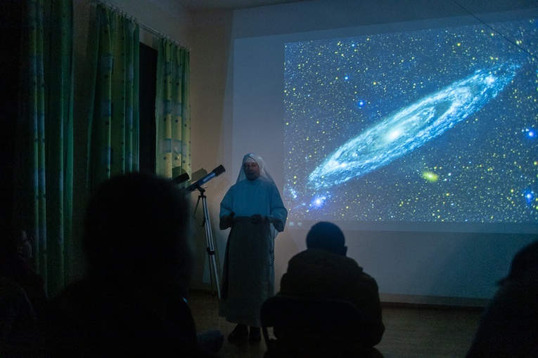 Ministranci budowali roboty