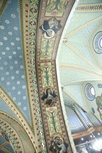 Polichromia kościoła w Lubczy