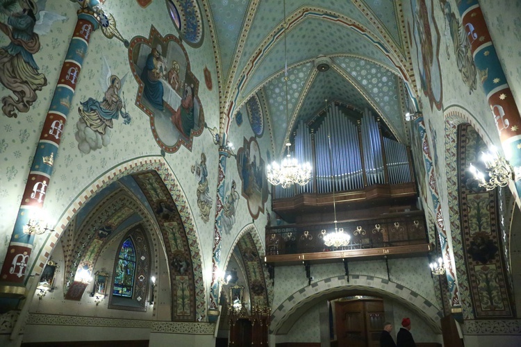 Polichromia kościoła w Lubczy