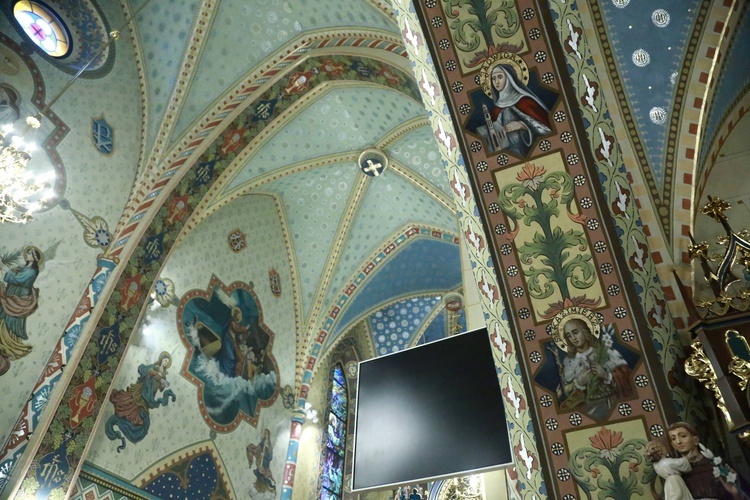 Polichromia kościoła w Lubczy