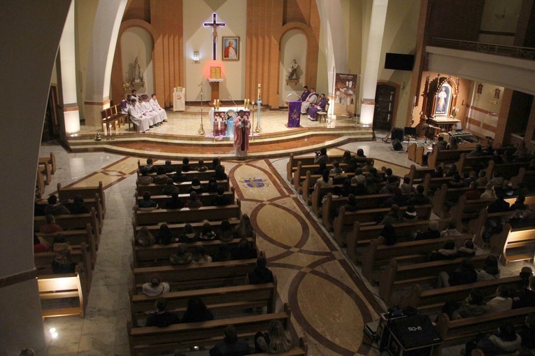 Nowy Sącz. Adwentowe czuwanie dla młodzieży z okręgu sądeckiego