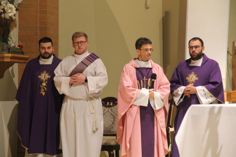 Nowy Sącz. Adwentowe czuwanie dla młodzieży z okręgu sądeckiego