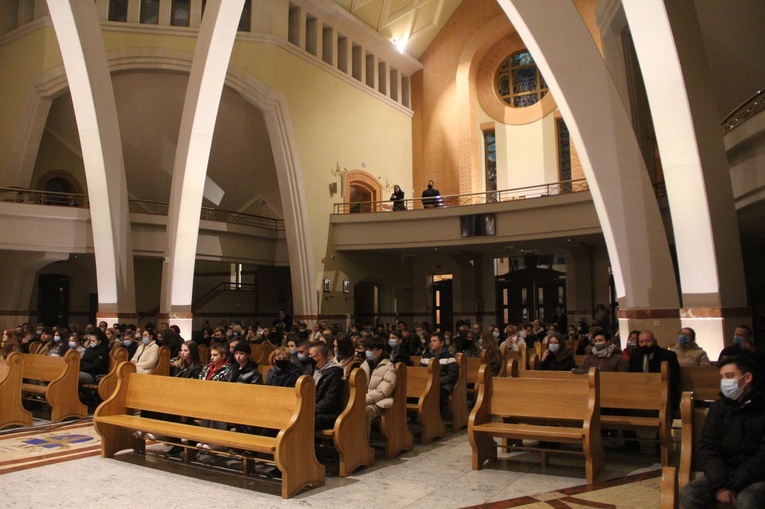 Nowy Sącz. Adwentowe czuwanie dla młodzieży z okręgu sądeckiego