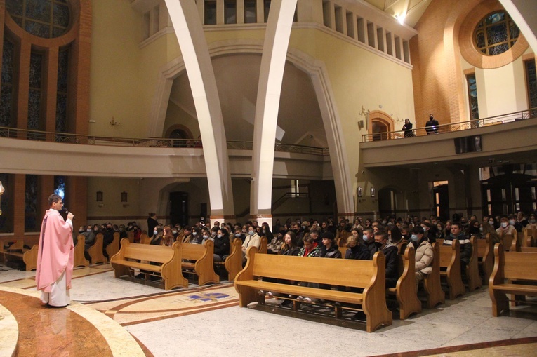 Nowy Sącz. Adwentowe czuwanie dla młodzieży z okręgu sądeckiego