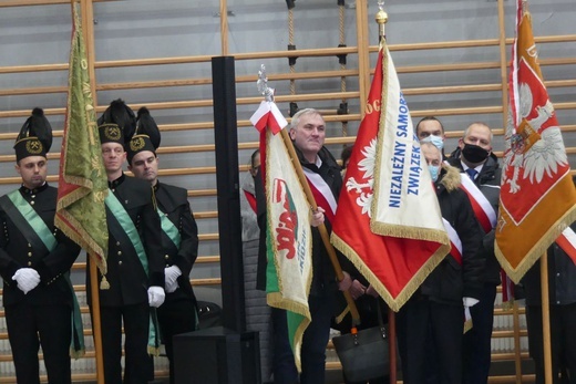 40. rocznica wprowadzenia stanu wojennego i poświęcenia sztandaru "Solidarności" w Rajczy