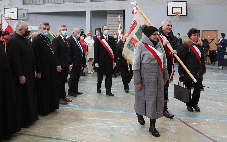 40. rocznica wprowadzenia stanu wojennego i poświęcenia sztandaru "Solidarności" w Rajczy