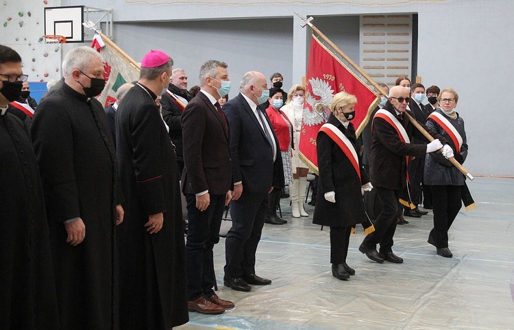 40. rocznica wprowadzenia stanu wojennego i poświęcenia sztandaru "Solidarności" w Rajczy