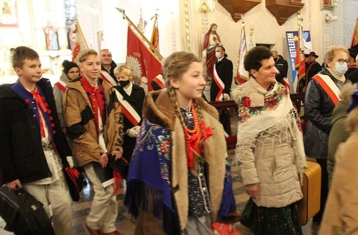 40. rocznica wprowadzenia stanu wojennego i poświęcenia sztandaru "Solidarności" w Rajczy