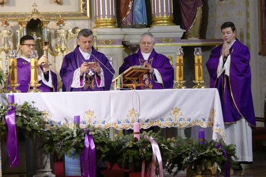 40. rocznica wprowadzenia stanu wojennego i poświęcenia sztandaru "Solidarności" w Rajczy