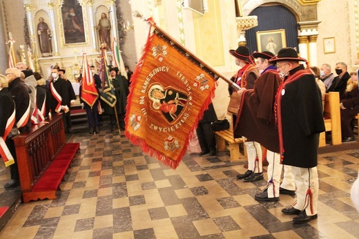 40. rocznica wprowadzenia stanu wojennego i poświęcenia sztandaru "Solidarności" w Rajczy