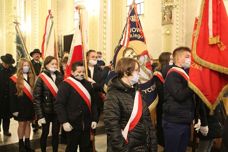 40. rocznica wprowadzenia stanu wojennego i poświęcenia sztandaru "Solidarności" w Rajczy