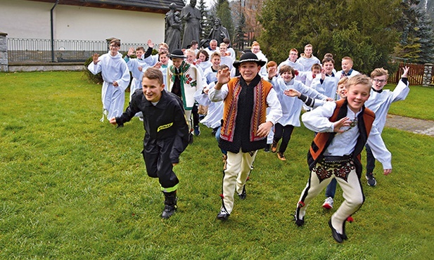 Po pierwsze ministrant  i lektor, ale to także młody strażak czy góral niewstydzący się swoich korzeni. 