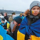 Kijów, rok 2020, obchody 101. rocznicy zjednoczenia wschodniej i zachodniej Ukrainy.