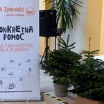 Ponad 87 tys. posiłków i paczki na święta