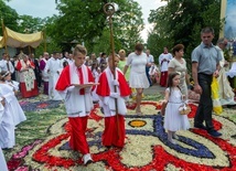 Dywany kwietne na Boże Ciało na liście UNESCO