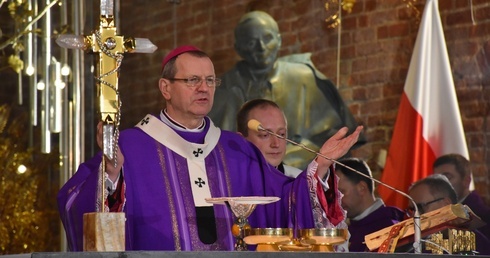Mszy św. przewodniczył abp Tadeusz Wojda, metropolita gdański. 