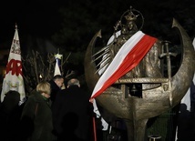 Kraków. Poświęcono figurę Matki Bożej Królowej Pokoju.