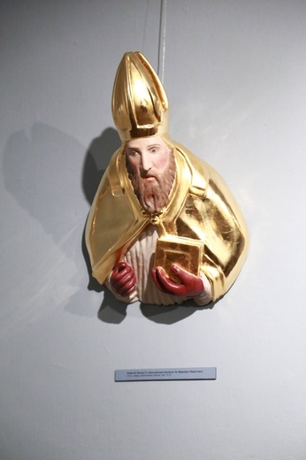 Wystawa rzeźb z głównego ołtarza sądeckiej bazyliki