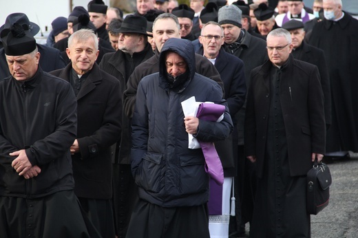 Kobyla. Ks. Zbigniew Glenc pochowany