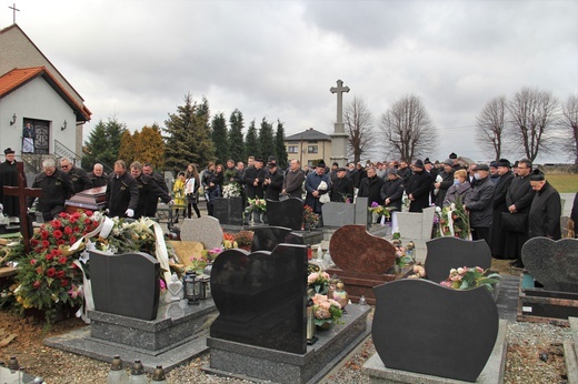 Kobyla. Ks. Zbigniew Glenc pochowany