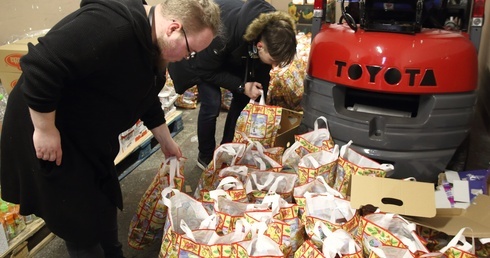 Paczki dla dzieci i seniorów