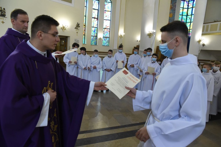 Wręczenie dyplomów ukończenia kursu i zostania lektorem.