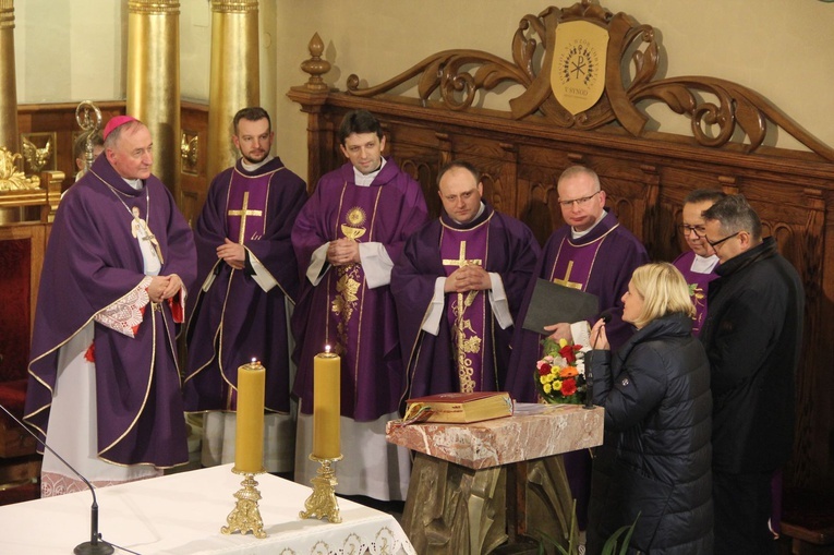 Wał Ruda - Zabawa. Droga Krzyżowa i poświęcenie kaplicy