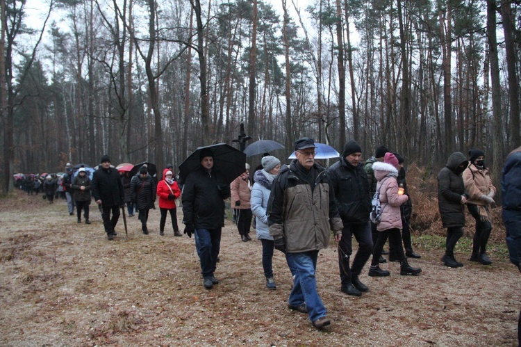 Wał Ruda - Zabawa. Droga Krzyżowa i poświęcenie kaplicy