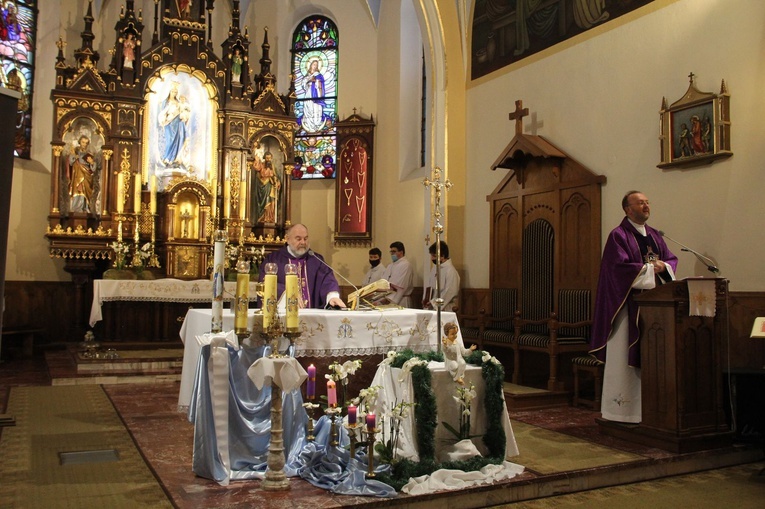 Bielcza. Wprowadzenie relikwii św. Ojca Pio